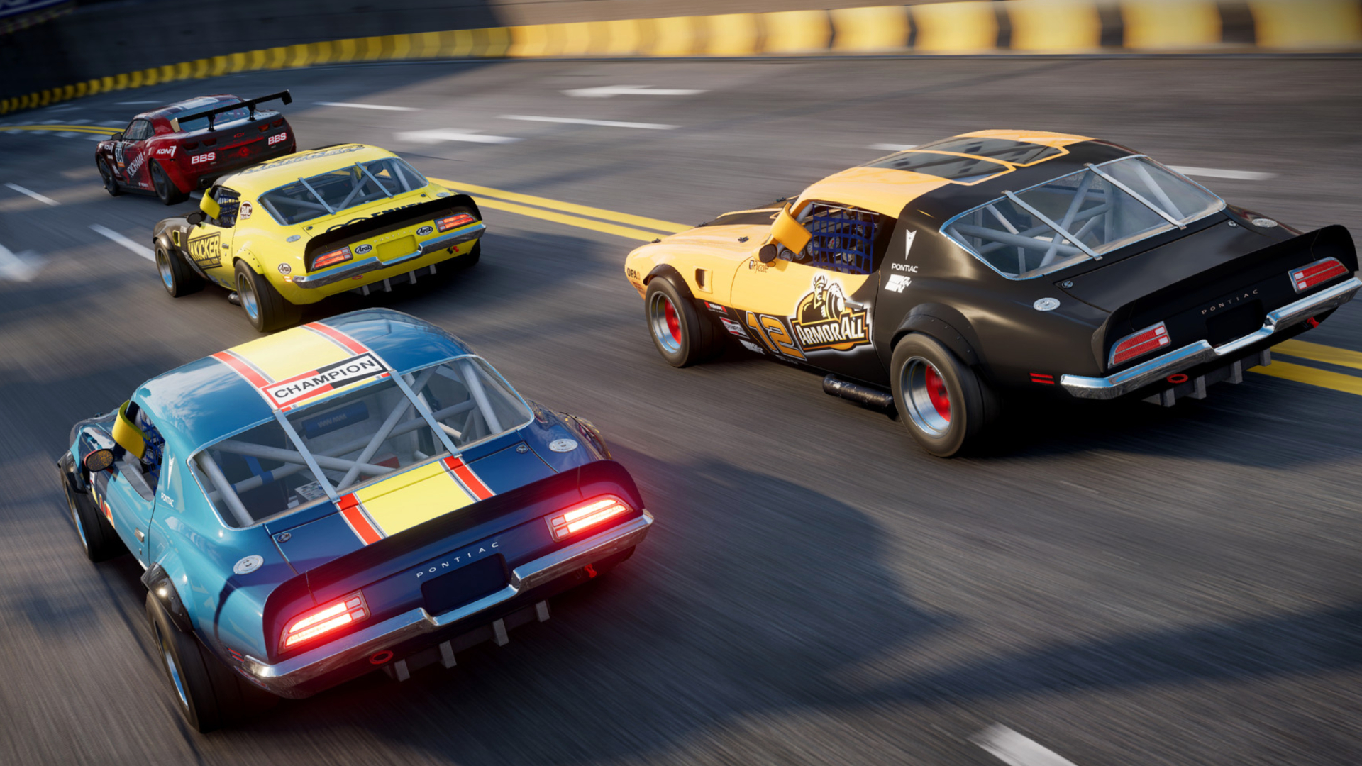 Xboxレーシングゲーム：3台の車がGRIDでの位置を争う