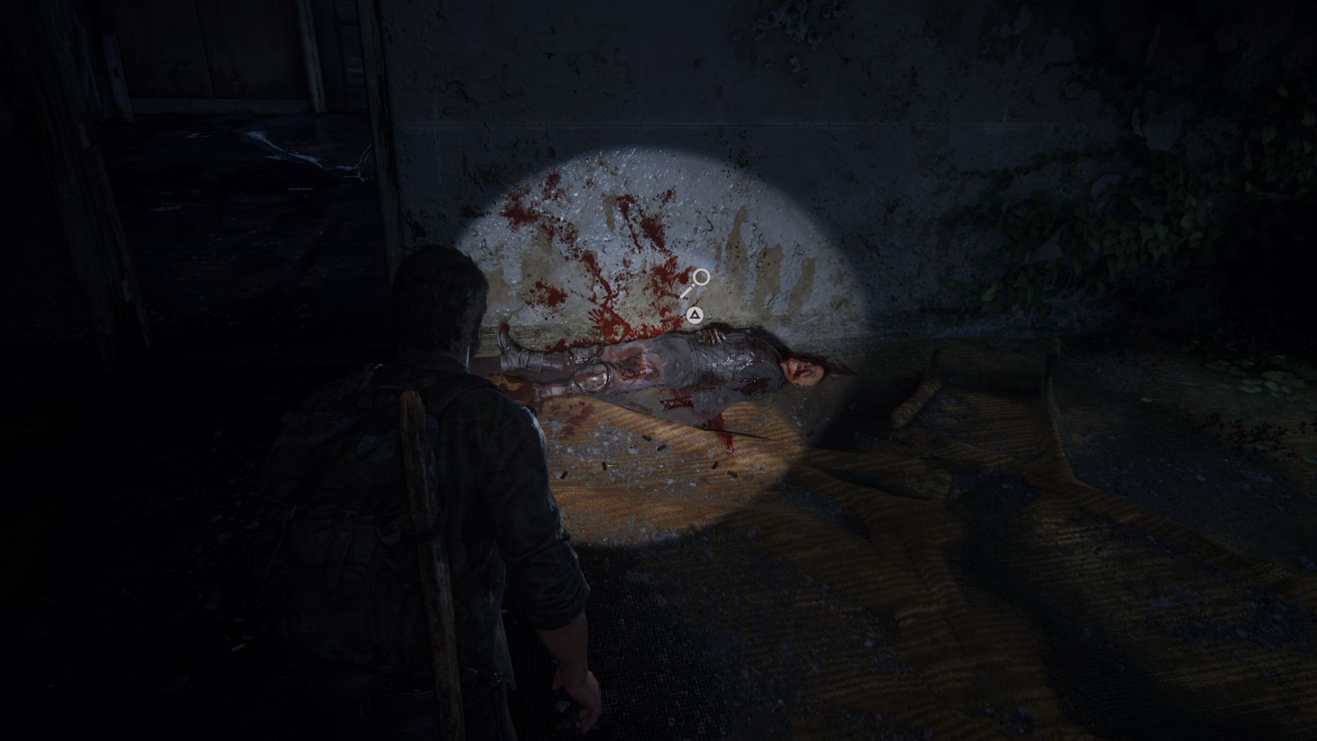 The Last of Us Part 1 Remake The Outskirts コレクションの場所: Joel がコレクションを見ているのを見ることができます