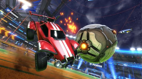 最高の無料PS5ゲーム：ロケットリーグで赤い車が空中でボールを打つ