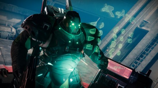 Destiny 2 グランドマスター ナイトフォール ローテーション シーズン 20: The Arms Dealer Strike 中に緑色のインターフェースと対話するカバル。