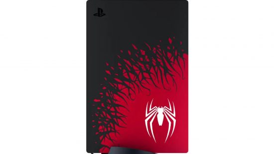 スパイダーマン 2 PS5 予約注文: 赤と黒のスパイダーマン 2 PS5 本体を横から見た