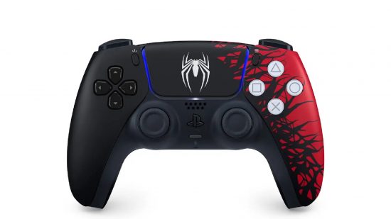 Spider-Man 2 DualSense 予約注文: 黒と赤の Spider-Man 2 DualSense デザイン