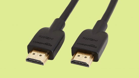 ベスト HDMI ケーブル: 緑色の背景の前にある AmazonBasics 高速 HDMI ケーブル