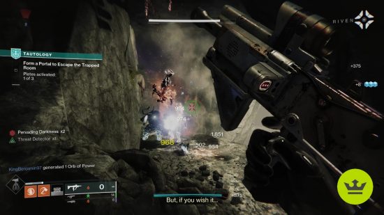 Destiny 2 幸運を祈ります: Riven's Lair アクティビティ中に SMG をリロードしているプレイヤー。